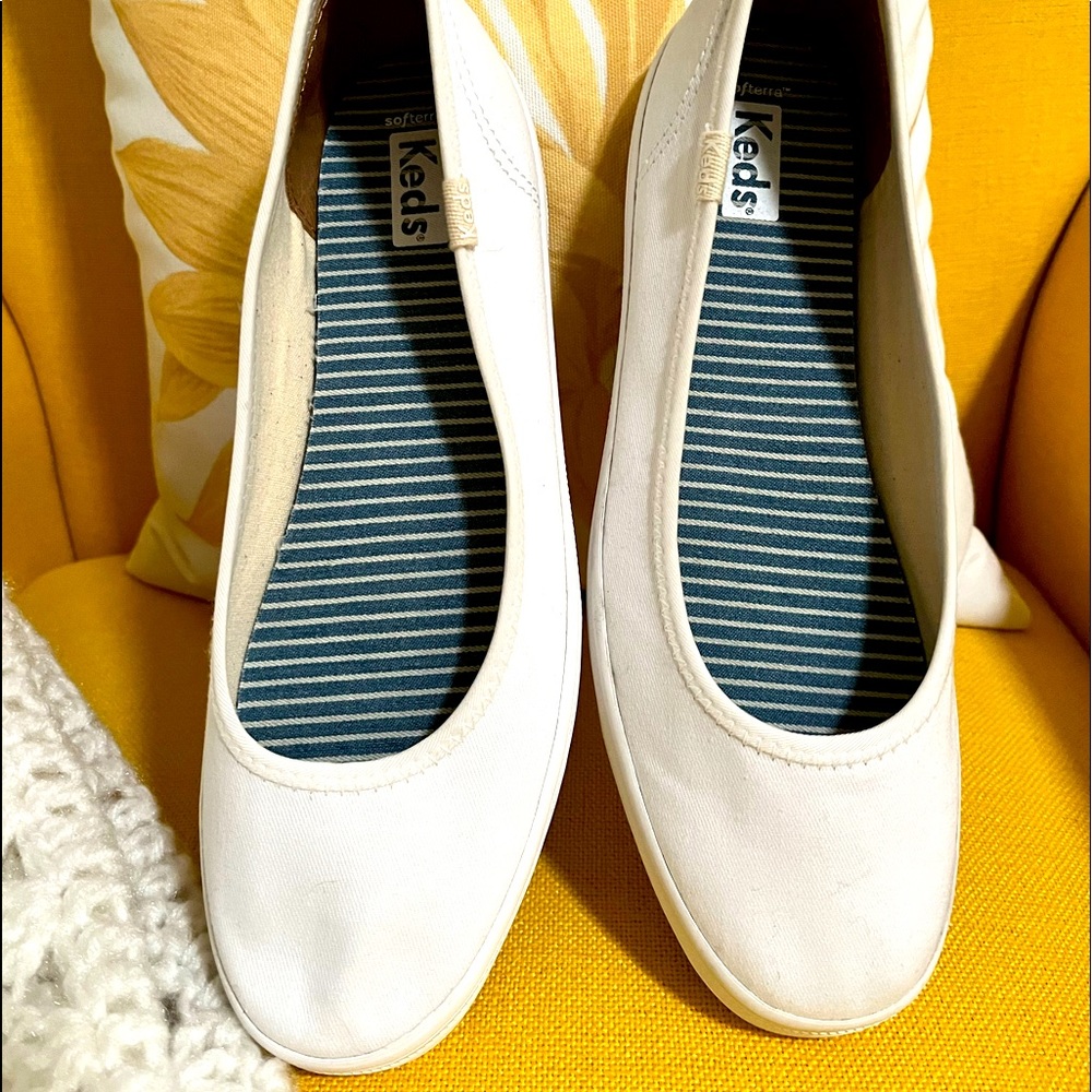 KEDS SLIP ON!NWOT!
